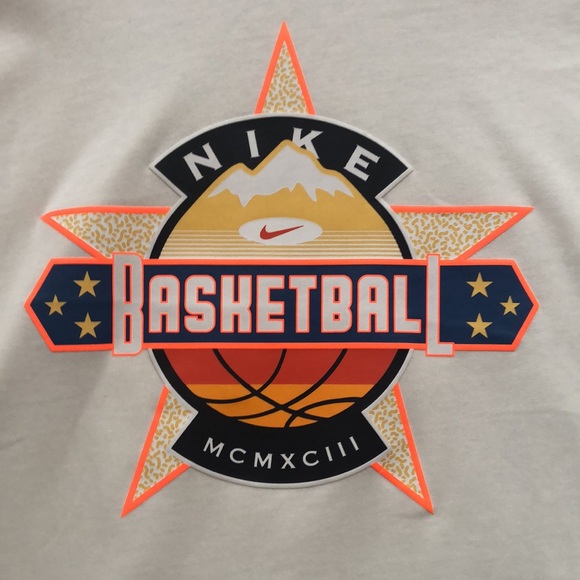 Nike Basketball Oversized Tee - Picture 2 of 5